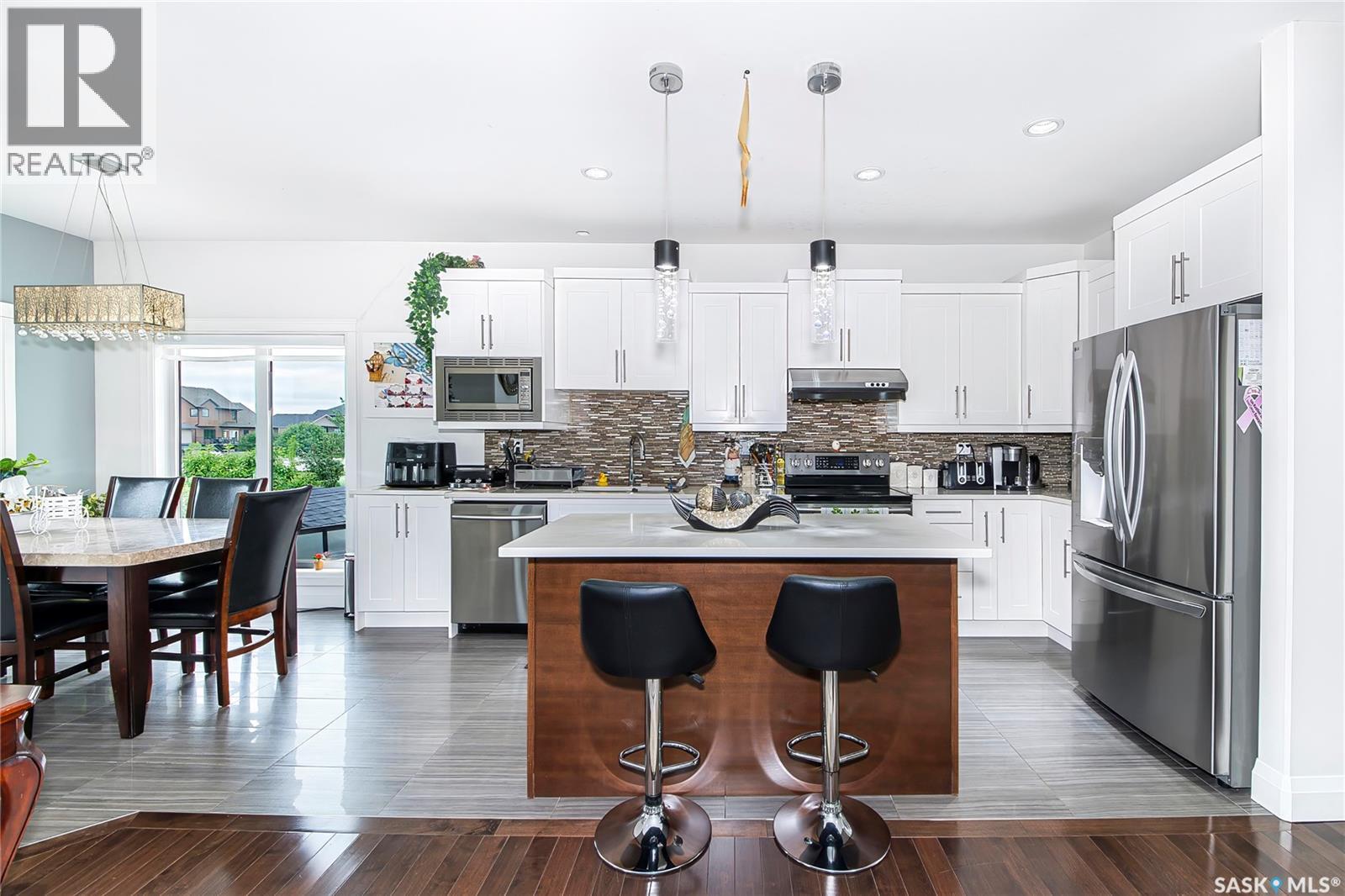 733 Gowan ROAD - 13