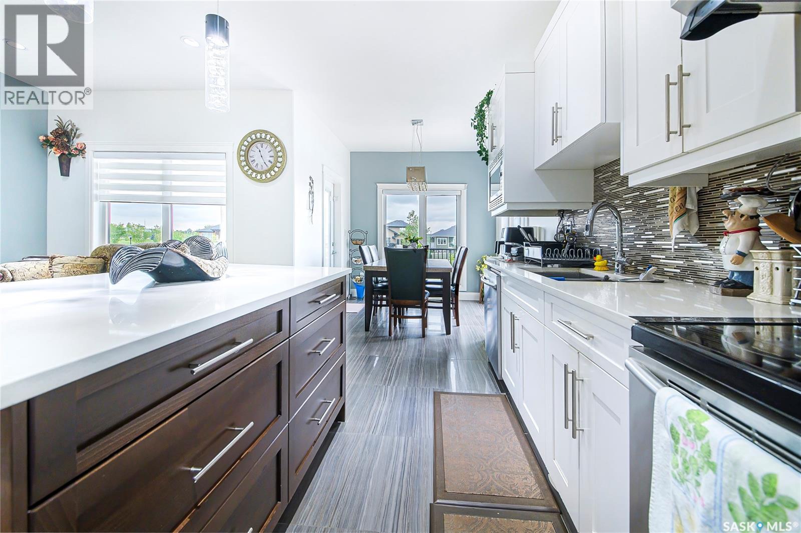733 Gowan ROAD - Image 16