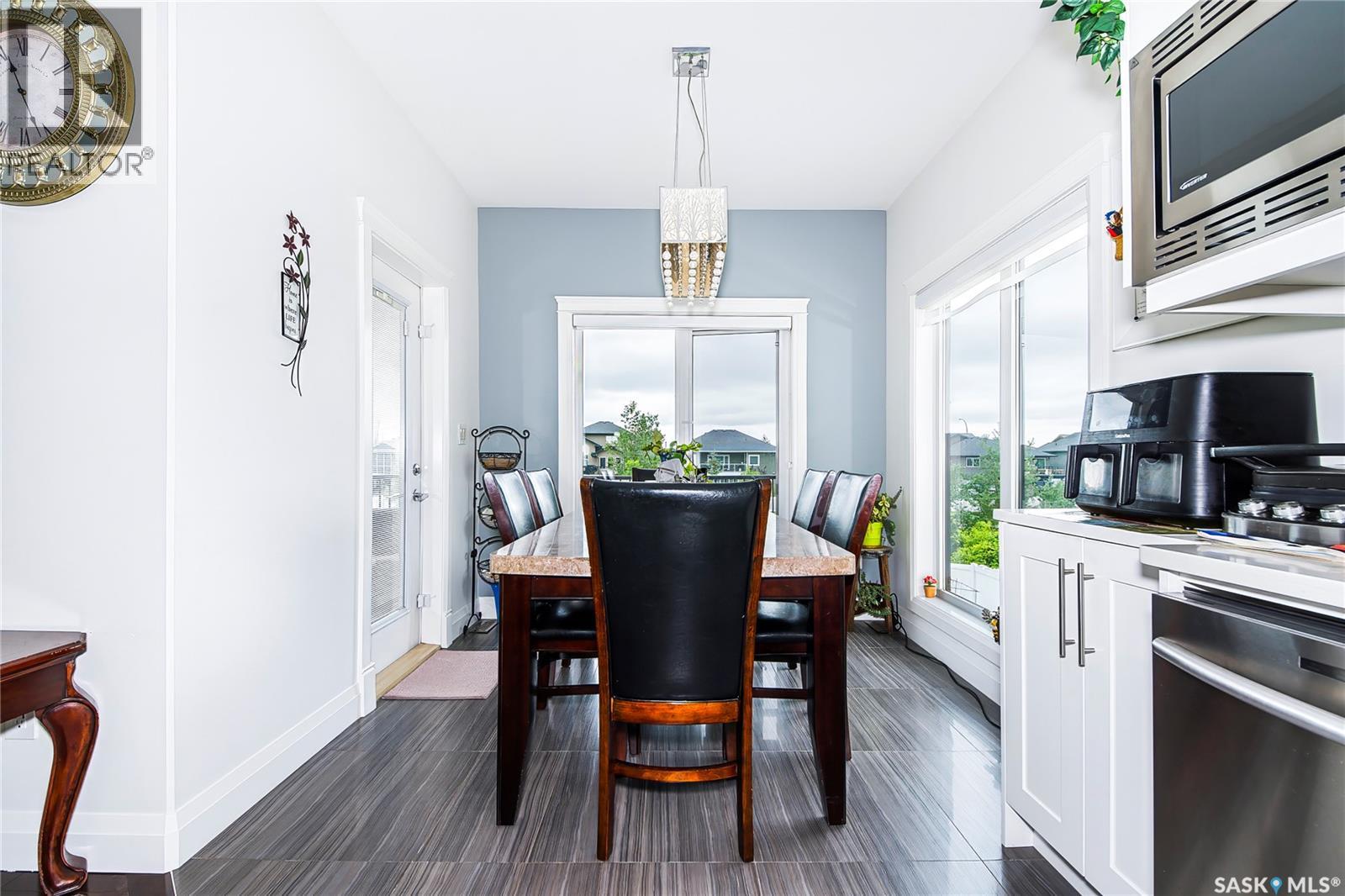 733 Gowan ROAD - Image 17