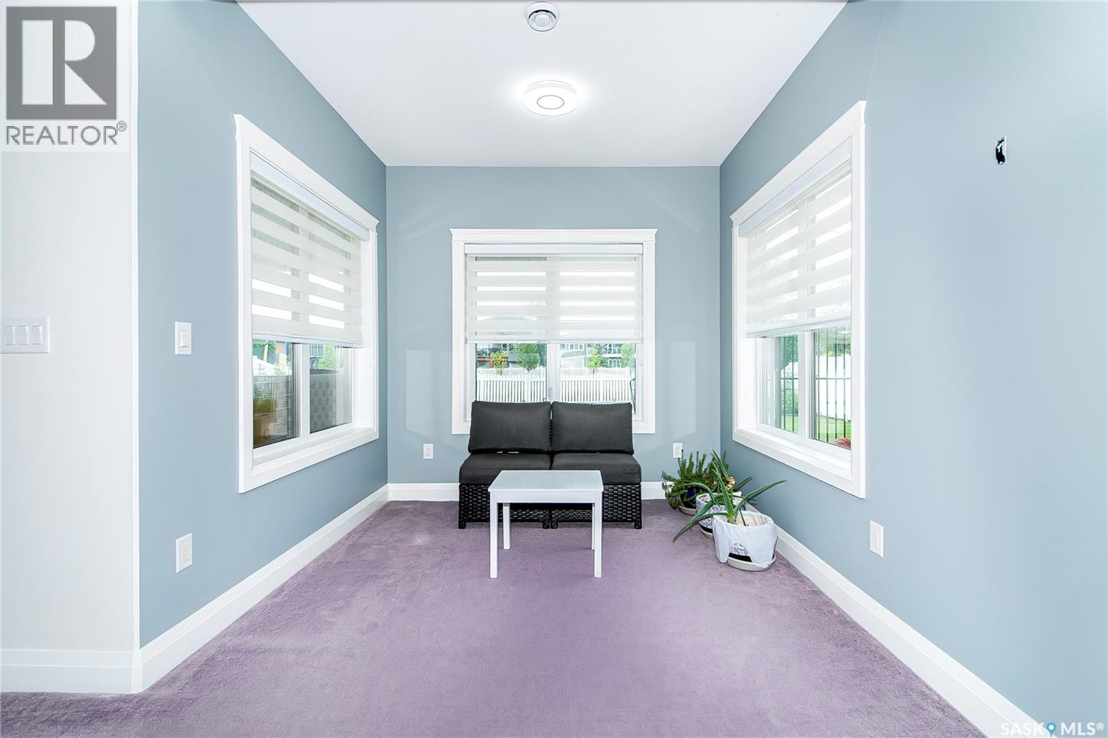 733 Gowan ROAD - Image 33