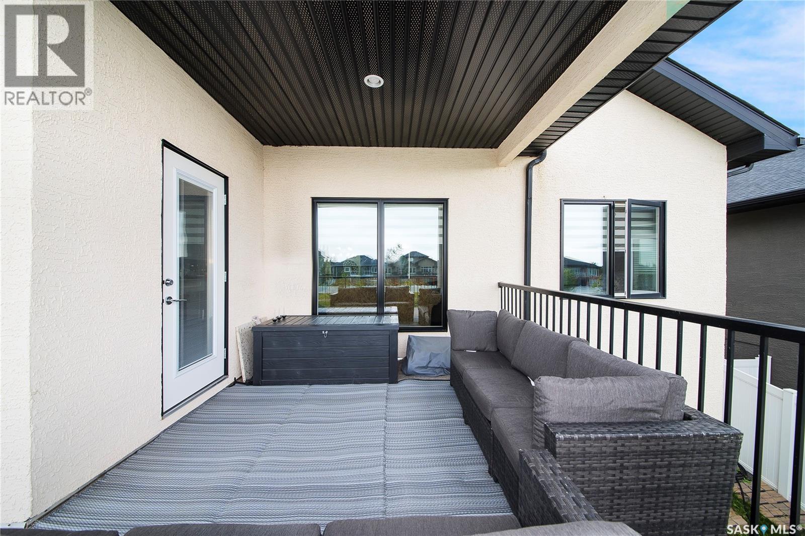 733 Gowan ROAD - 37