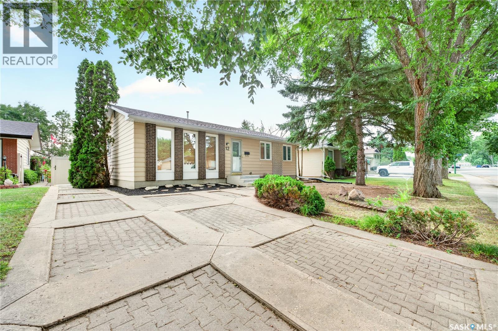 12 JACKSON BAY, Regina — photo 2