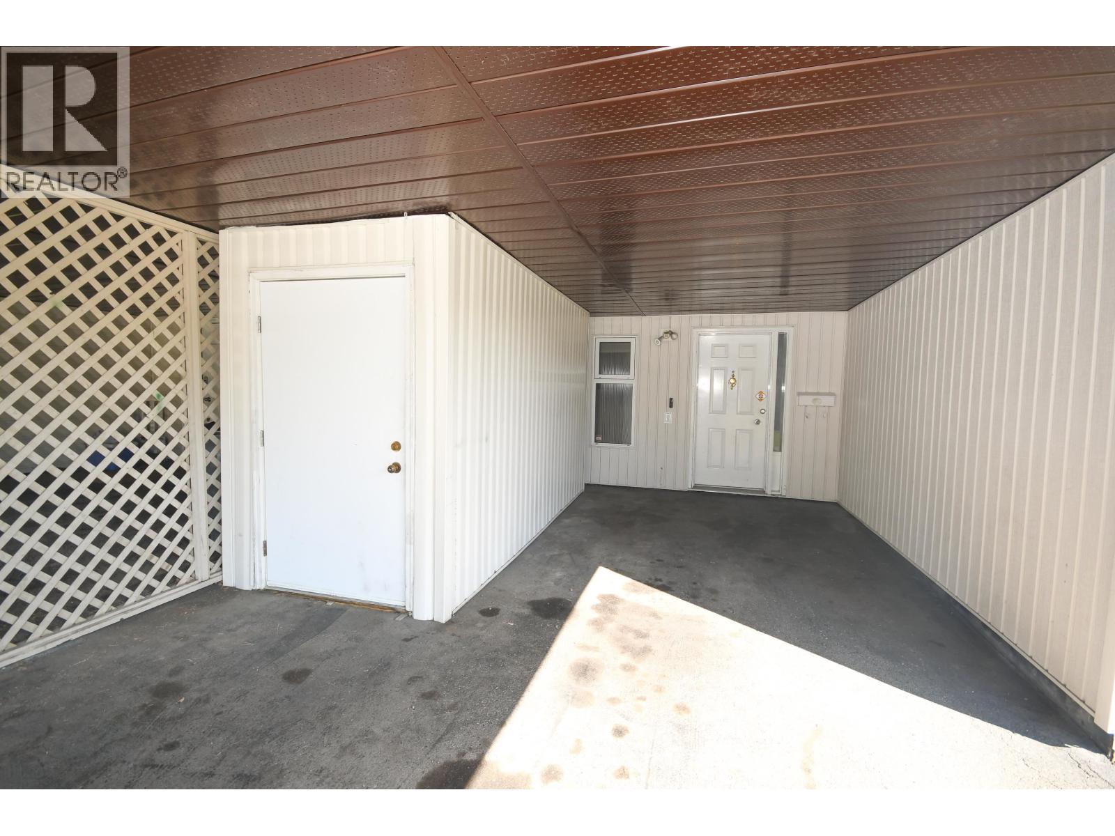 Photo 16 of 26 — 8284 ST LAWRENCE AVENUE · Prince George, BC