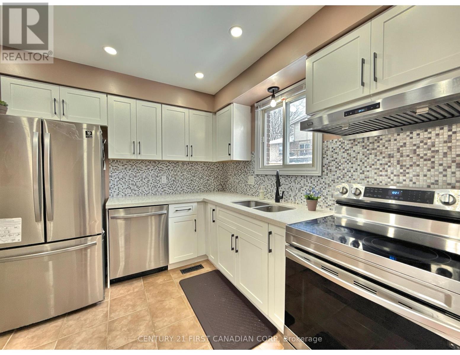 159 WALMER GARDENS - 5