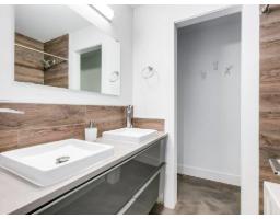 15061 Victoria Avenue, White Rock, BC V4B1G4 Photo 17