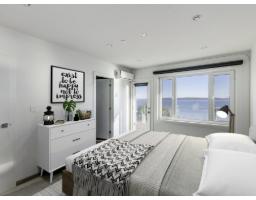 15061 Victoria Avenue, White Rock, BC V4B1G4 Photo 13