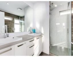 15061 Victoria Avenue, White Rock, BC V4B1G4 Photo 14