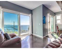 15061 Victoria Avenue, White Rock, BC V4B1G4 Photo 8