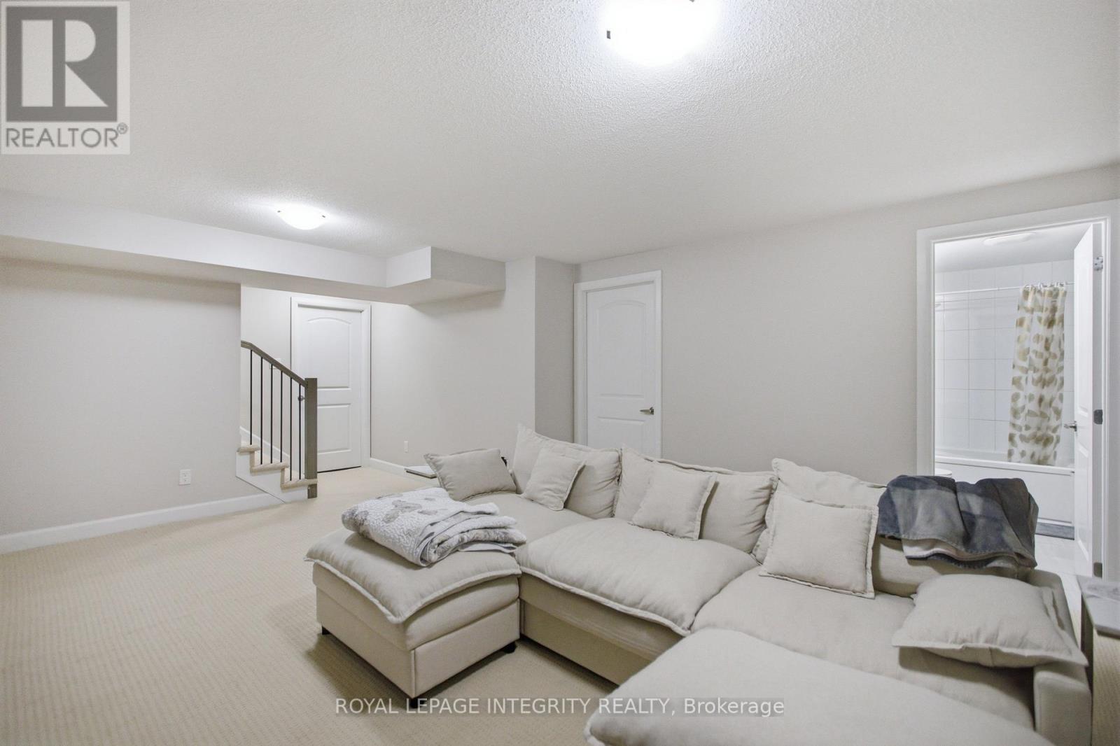 3 Bed, 3 Bath House for Sale in Ottawa – 651 CHILLERTON DRIVE, Ottawa – MLS# X13641396 - Image 26