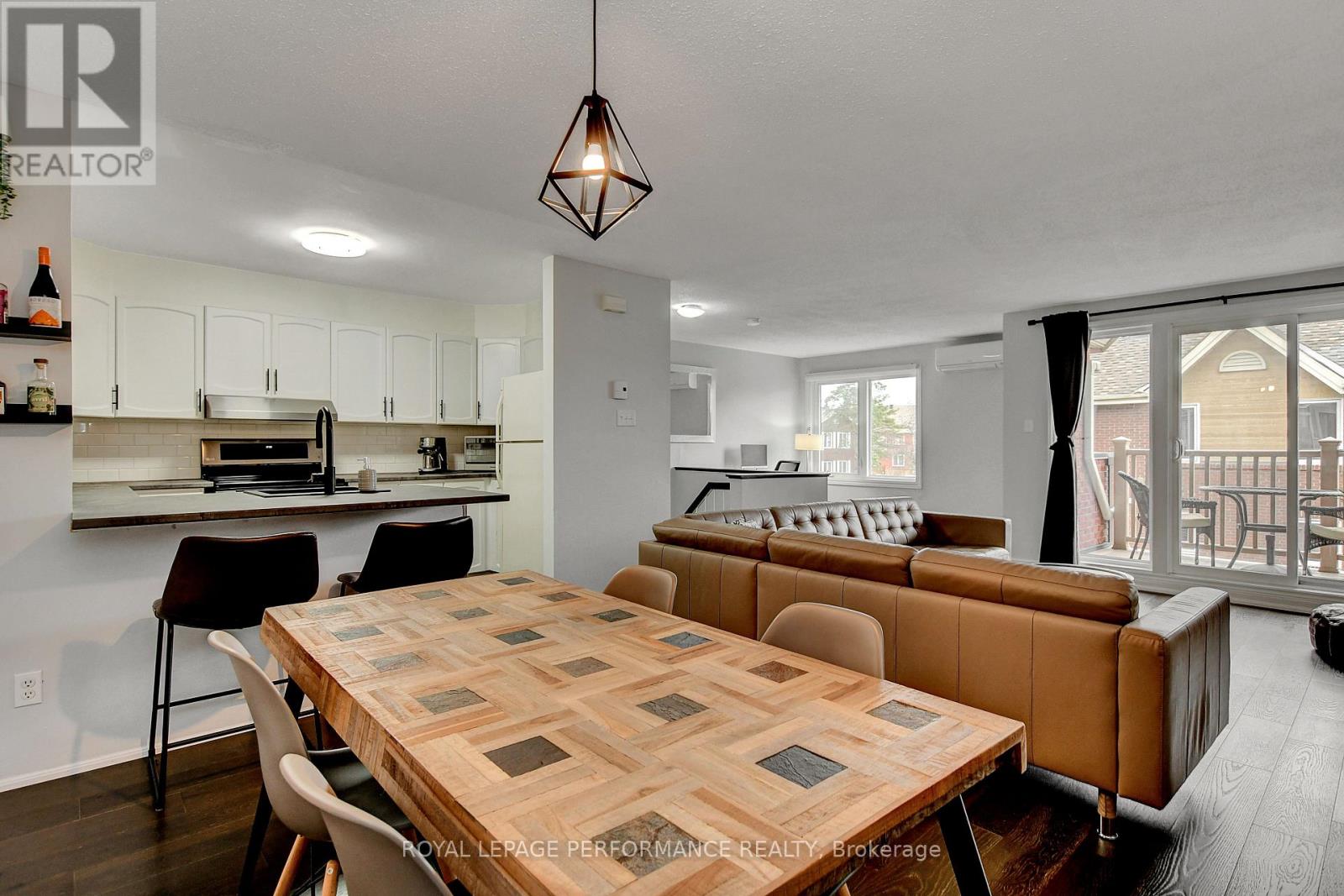 203 - 1760 Cabaret Lane