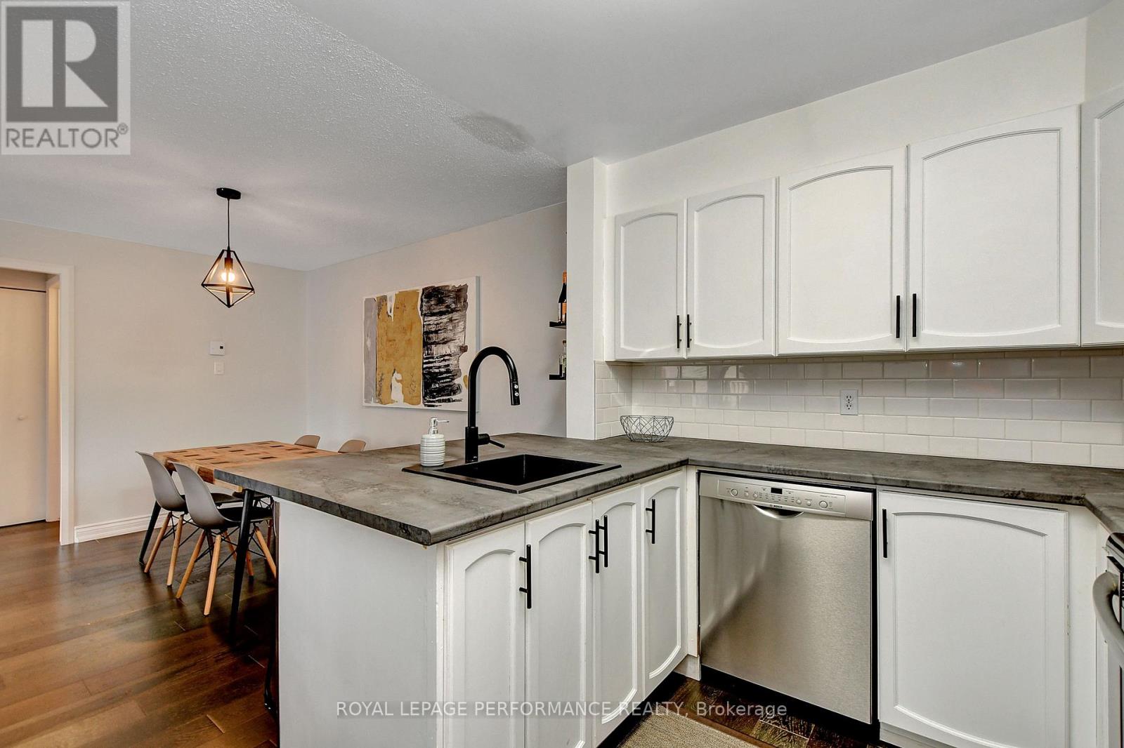 203 - 1760 Cabaret Lane