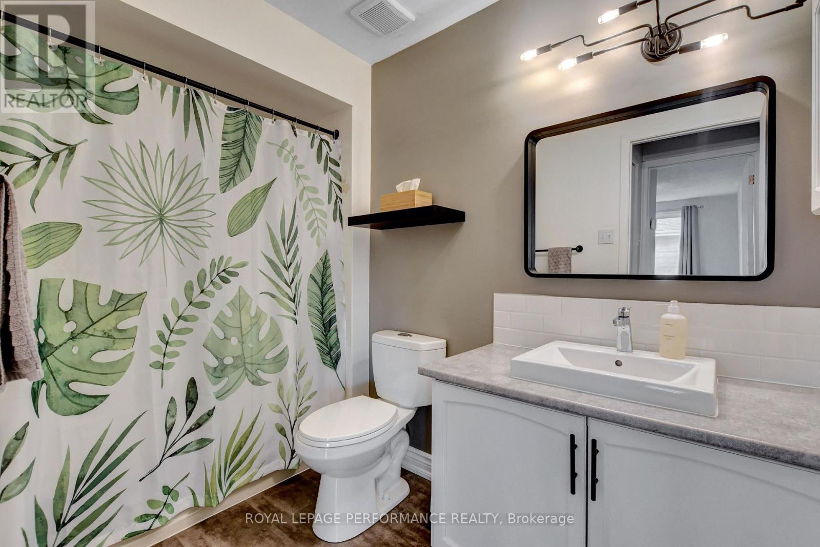 #203 1760 CABARET LANE - 19
