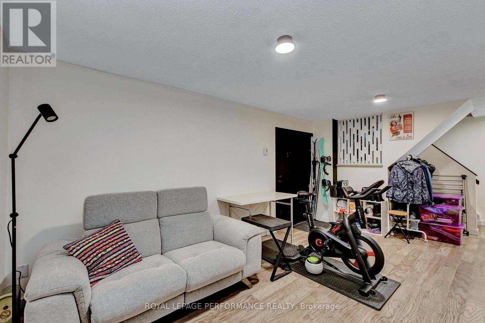 203 - 1760 Cabaret Lane