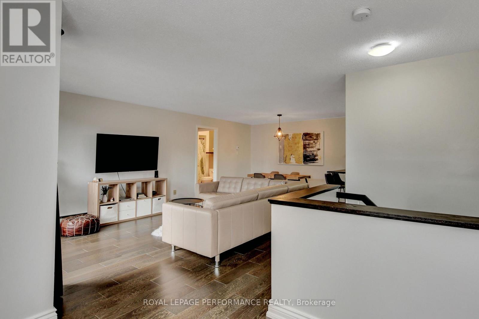 203 - 1760 Cabaret Lane