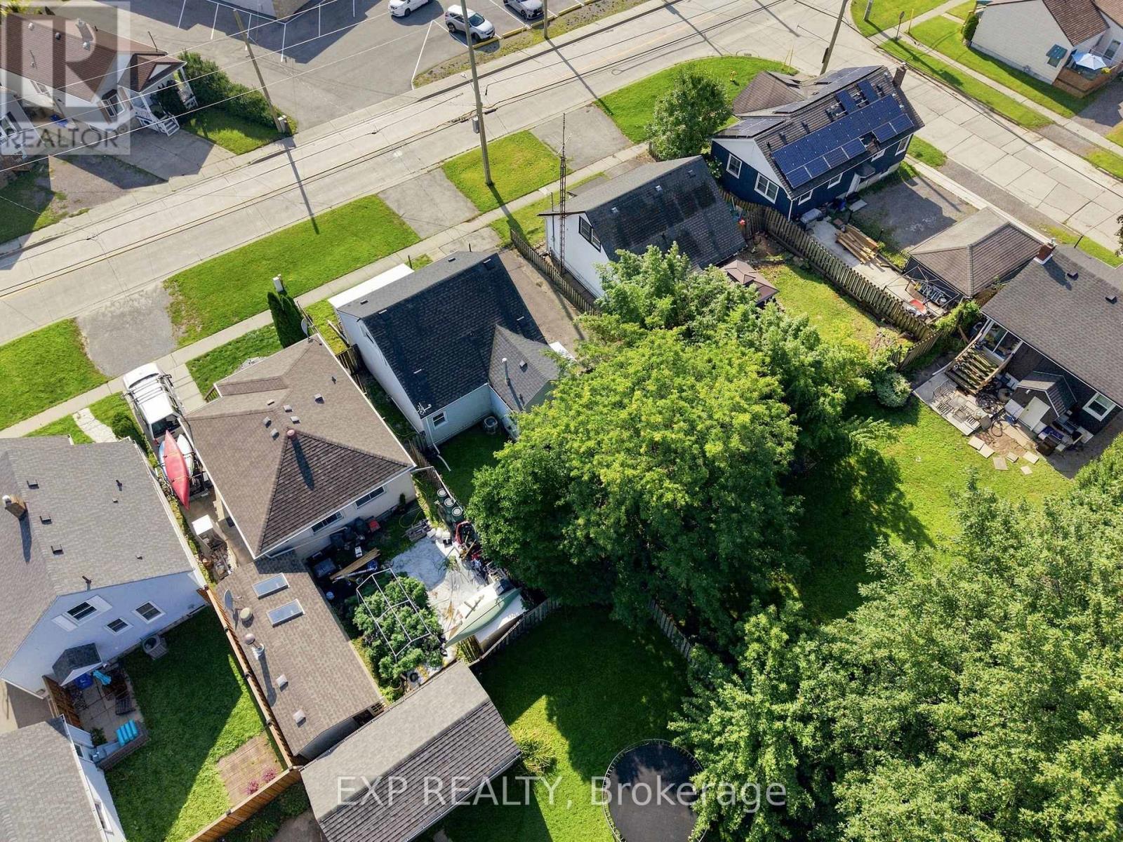 225 GRANTHAM AVENUE - Image 31