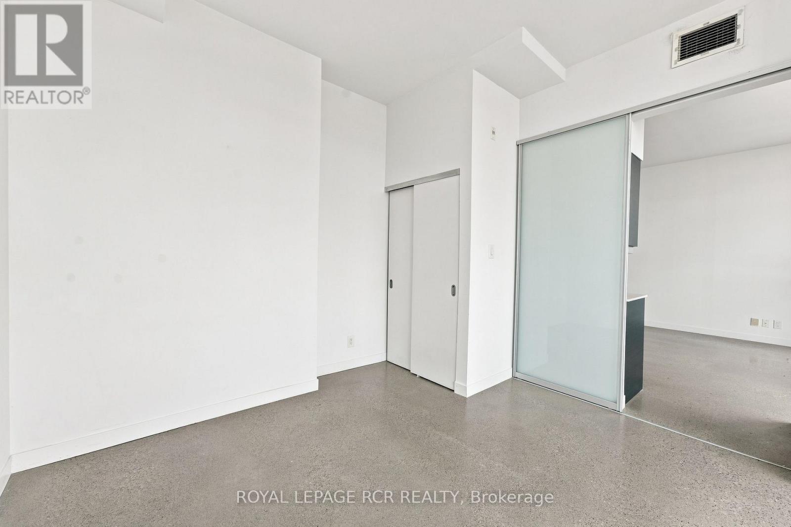 #804 510 KING STREET E - 16