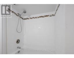 111 Elgin Street W, Oshawa, ON L1G1S5 Photo 40