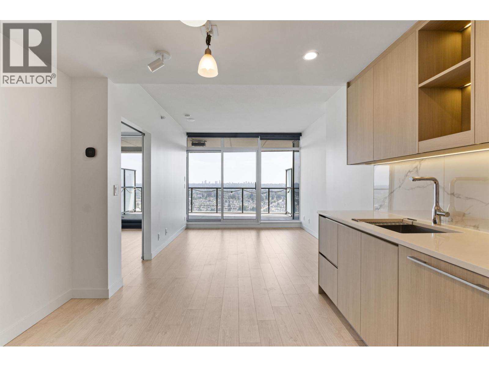 4108 4890 LOUGHEED HIGHWAY