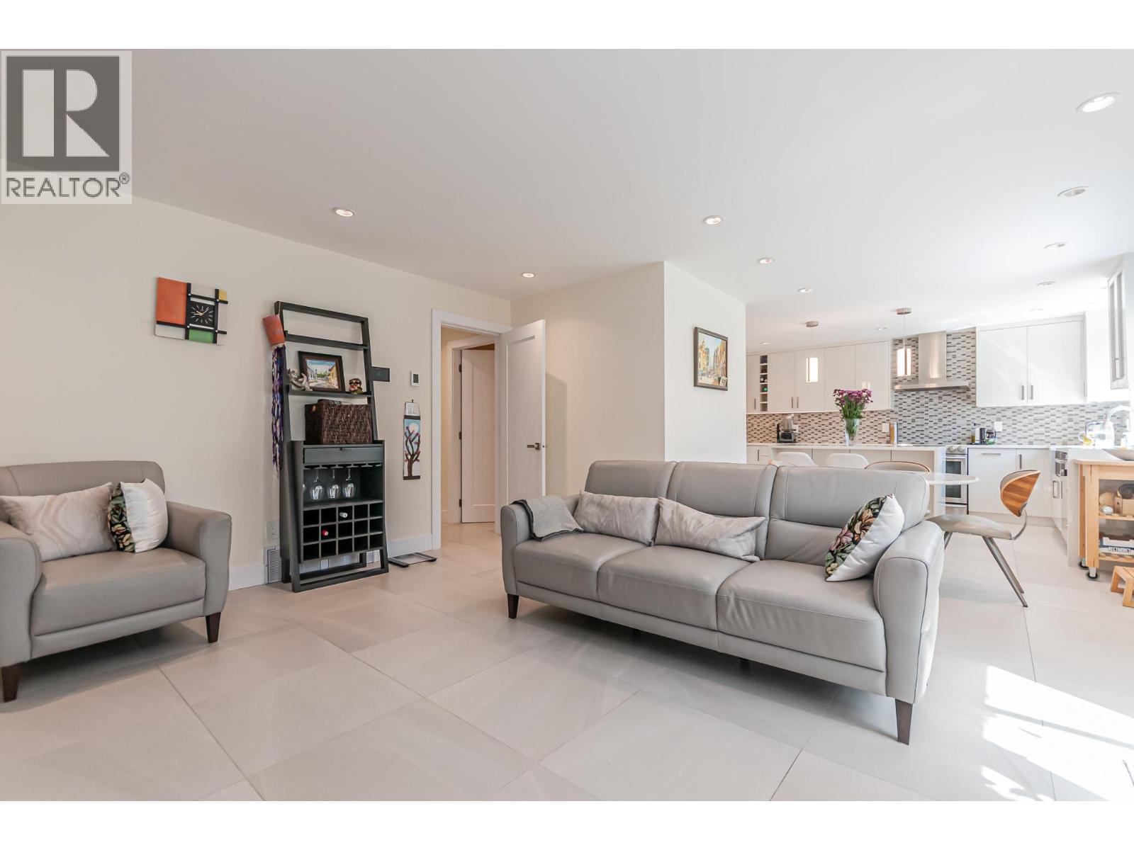 10280 HOLLYWELL Drive, Richmond