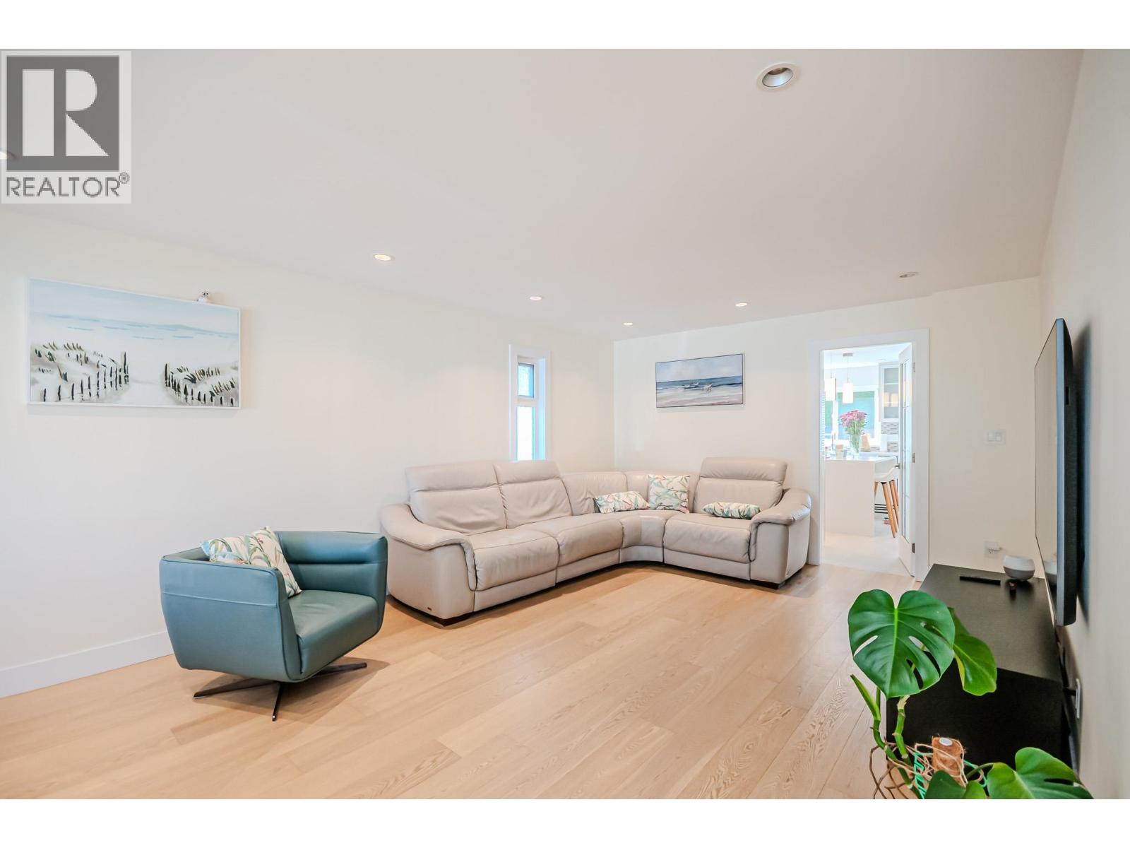 10280 HOLLYWELL Drive, Richmond