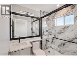 812 Montroyal Boulevard, North Vancouver, BC V7R2G6 Photo 18