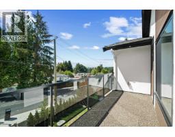 812 Montroyal Boulevard, North Vancouver, BC V7R2G6 Photo 19
