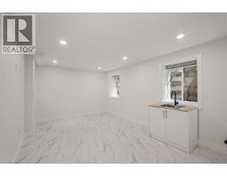 812 Montroyal Boulevard, North Vancouver, BC V7R2G6 Photo 20