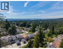 812 Montroyal Boulevard, North Vancouver, BC V7R2G6 Photo 25