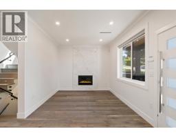 812 Montroyal Boulevard, North Vancouver, BC V7R2G6 Photo 7