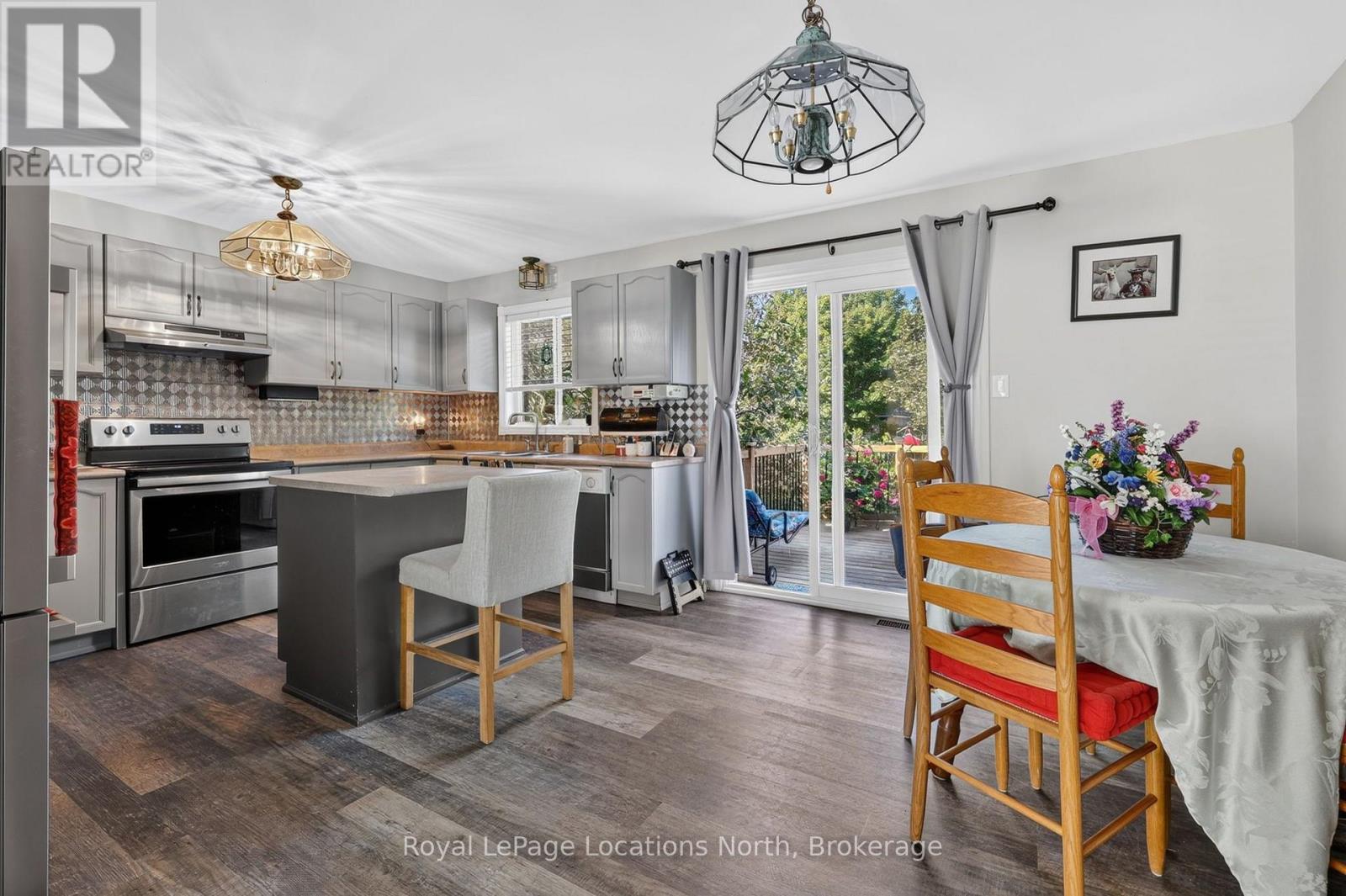66 ROYAL BEECH DRIVE - 12