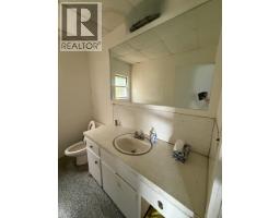 576 Lougheed Highway, Coquitlam, BC V3K3S3 Photo 8