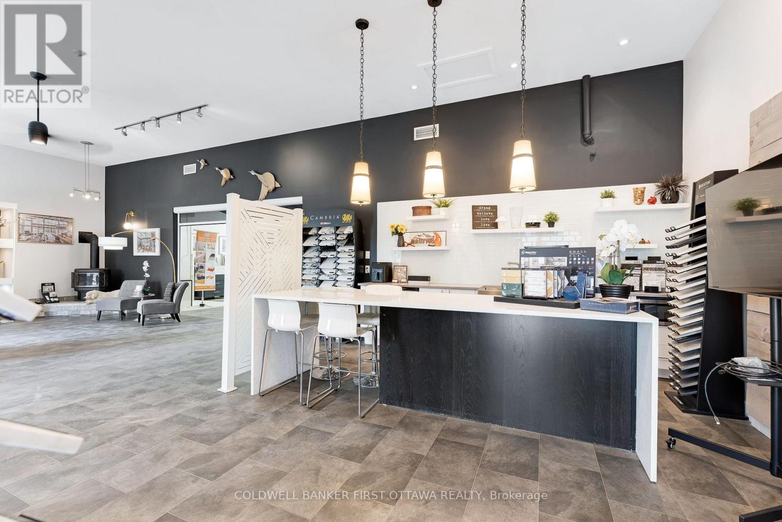 2 Bath Industrial for Rent in Carleton Place – 140 INDUSTRIAL AVENUE, Carleton Place – MLS# X13640356 - Image 4