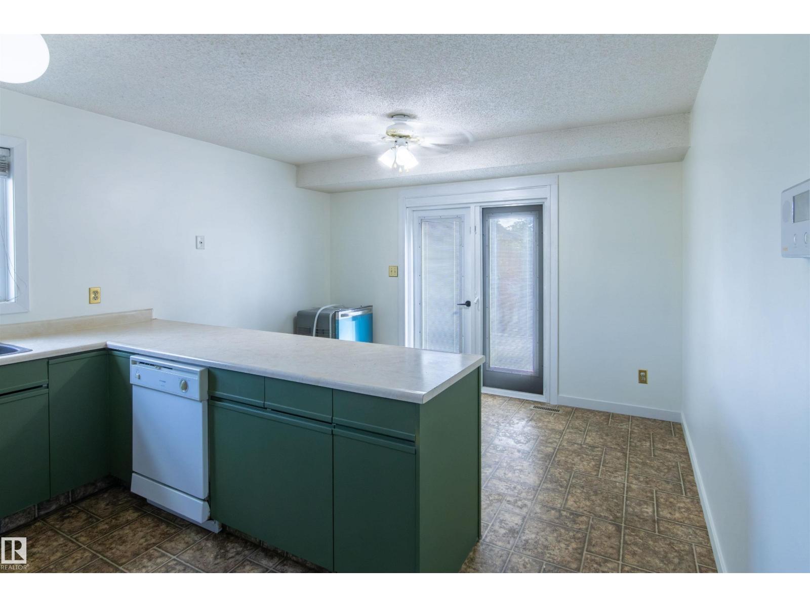 4903 11A AV NW - Image 11