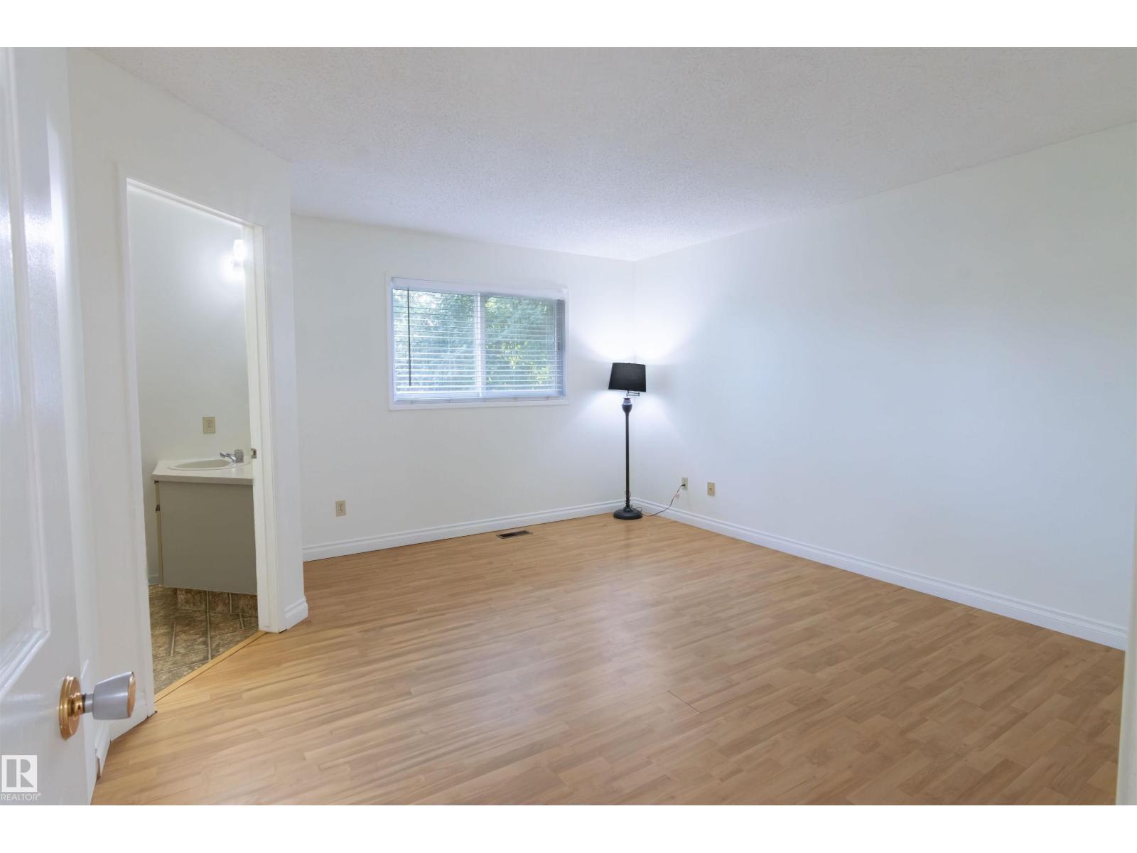 4903 11A AV NW - Image 13