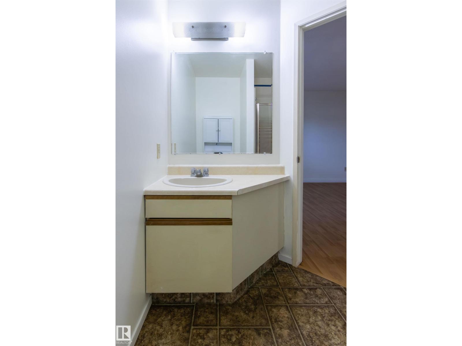 4903 11A AV NW - Image 16