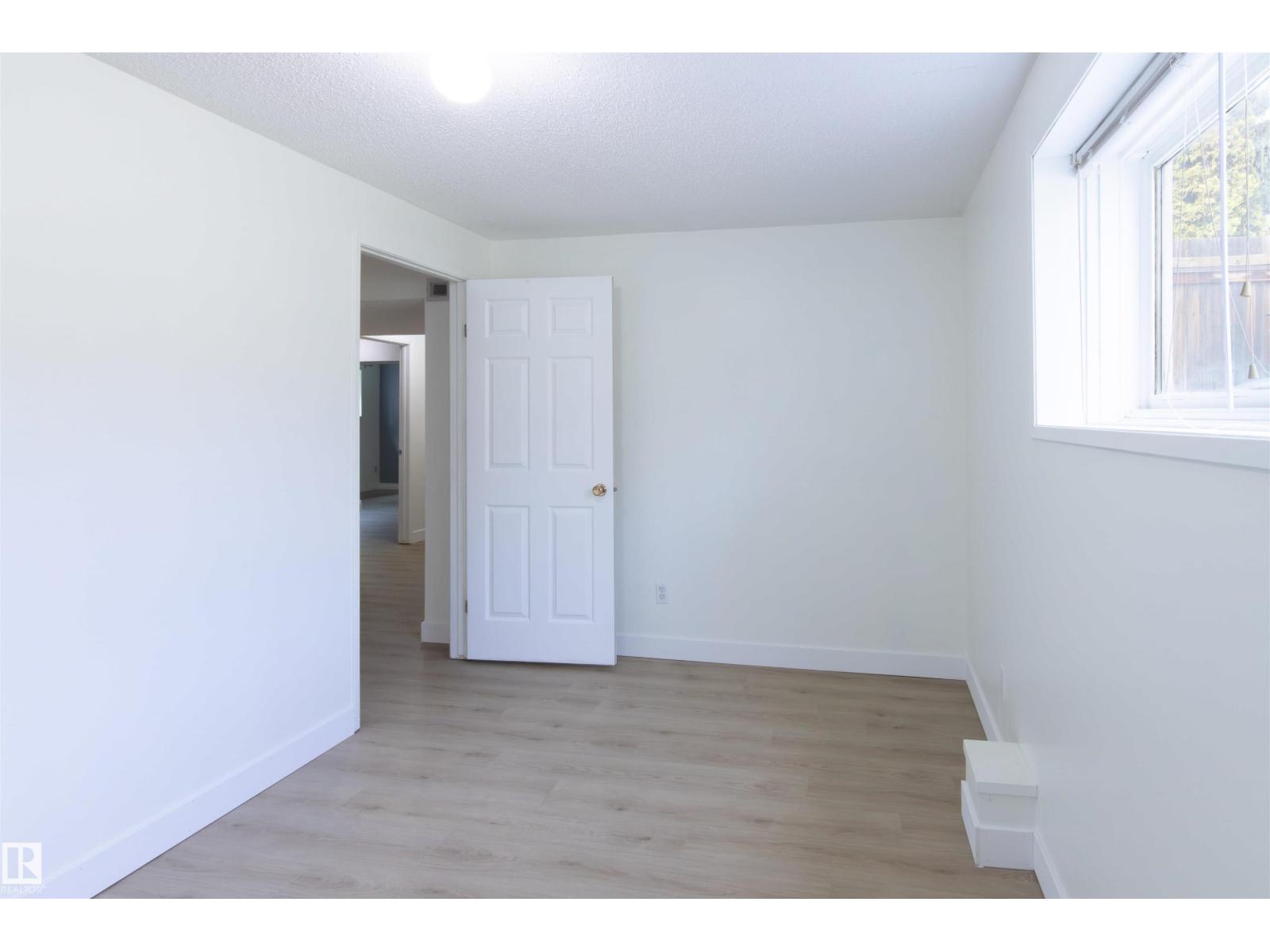 4903 11A AV NW - Image 28