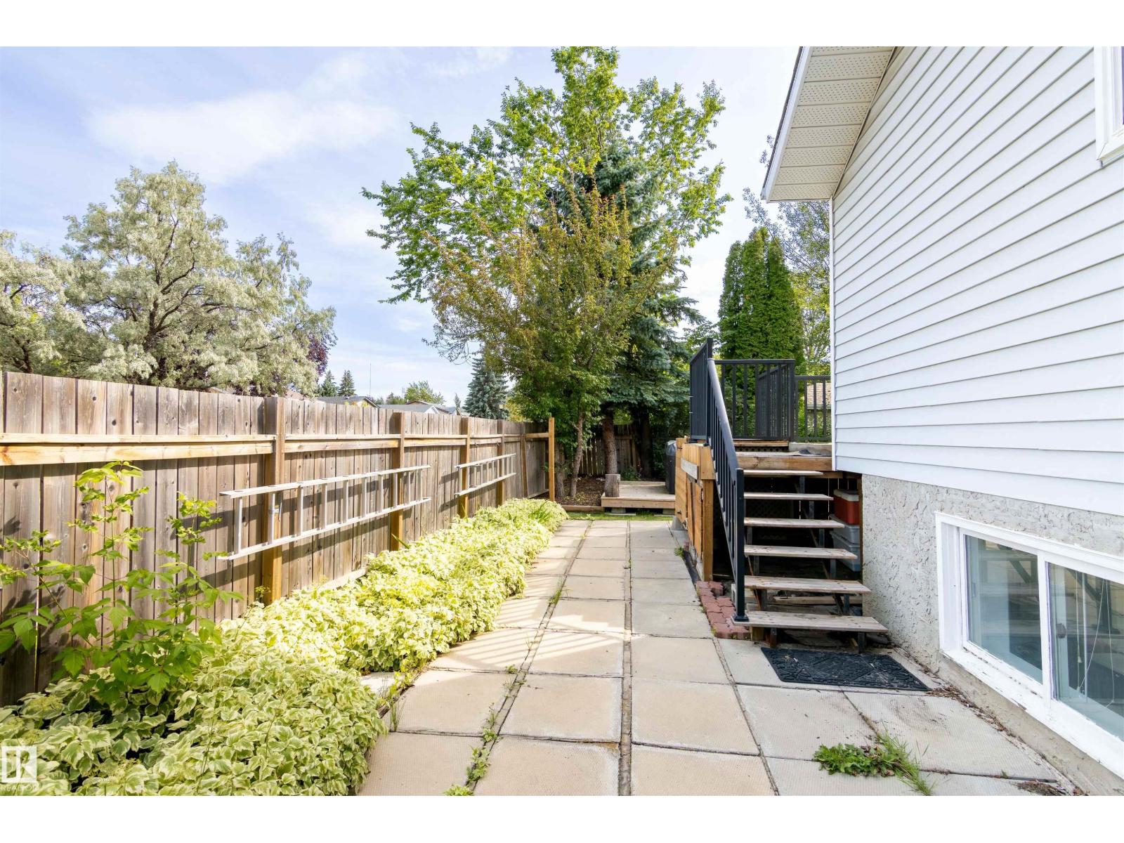 4903 11A AV NW - 36
