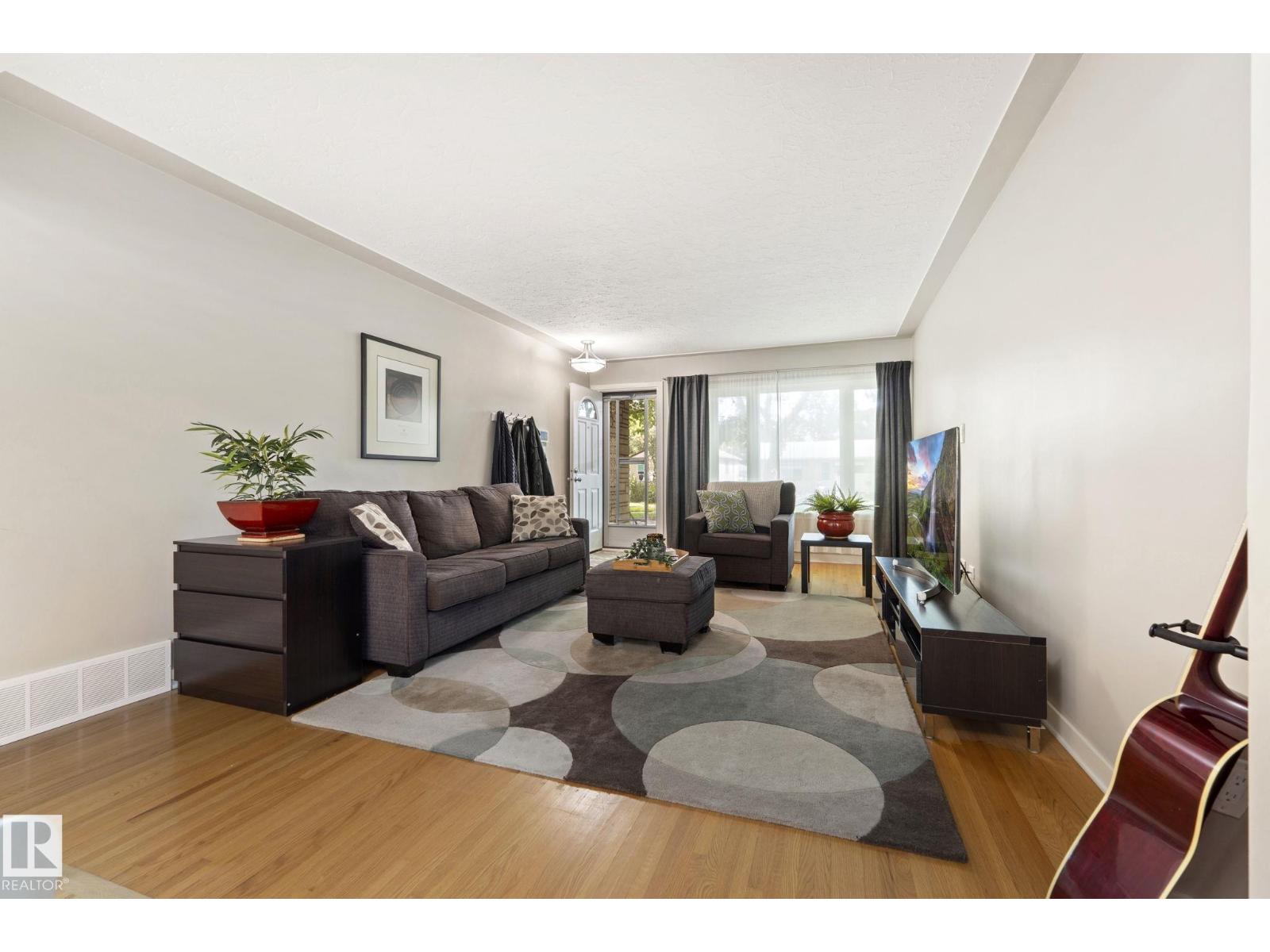 12030 56 ST NW - 10