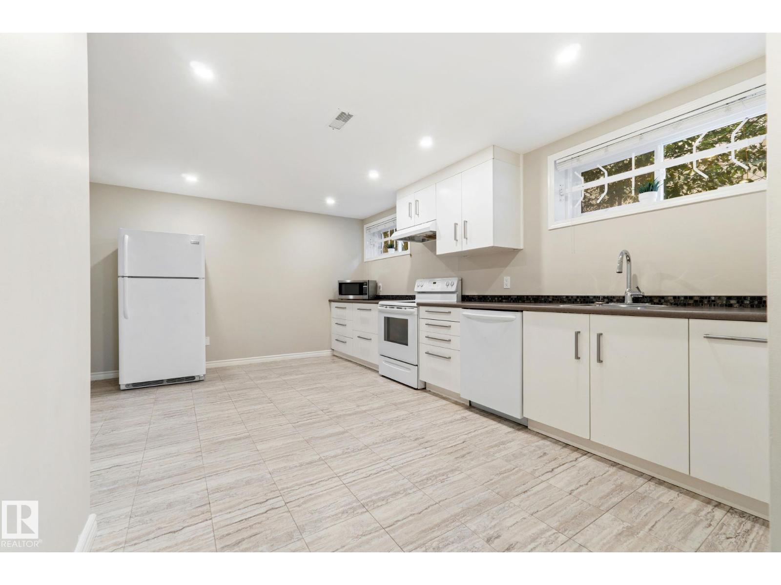 12030 56 ST NW - Image 37
