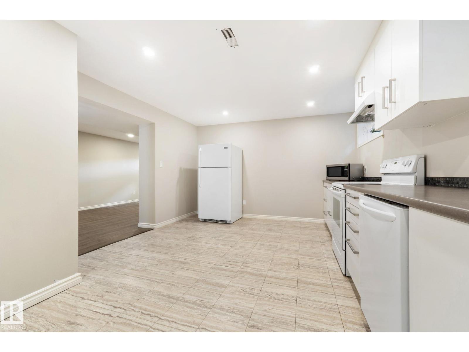 12030 56 ST NW - Image 38