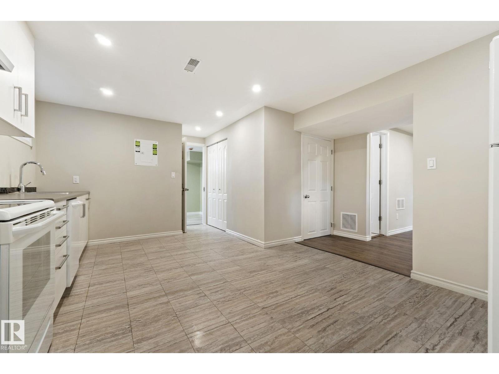 12030 56 ST NW - 40