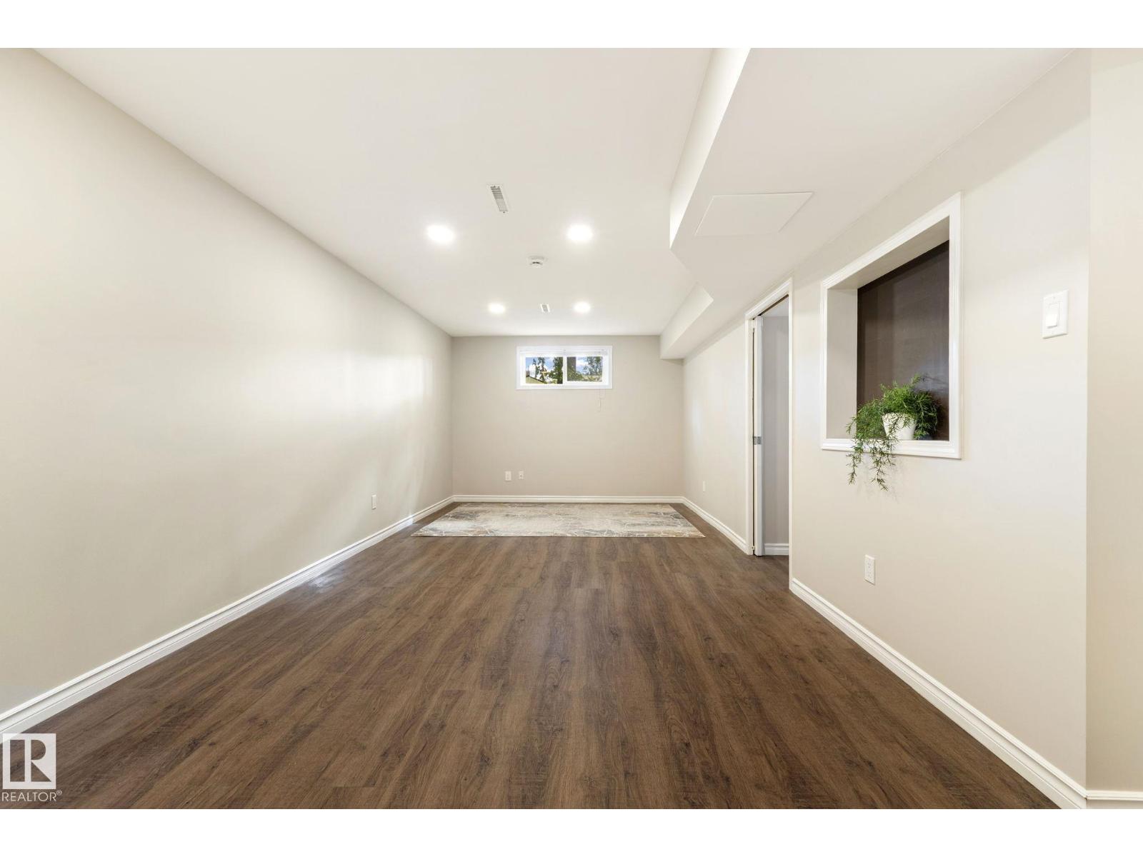 12030 56 ST NW - 42