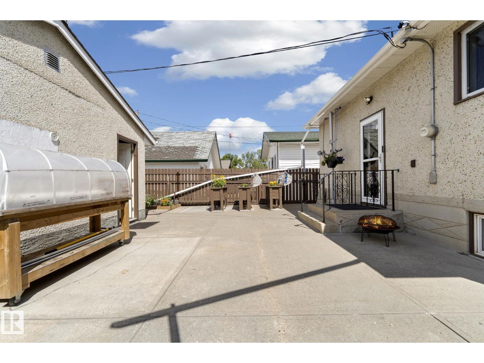 12030 56 ST NW - 54