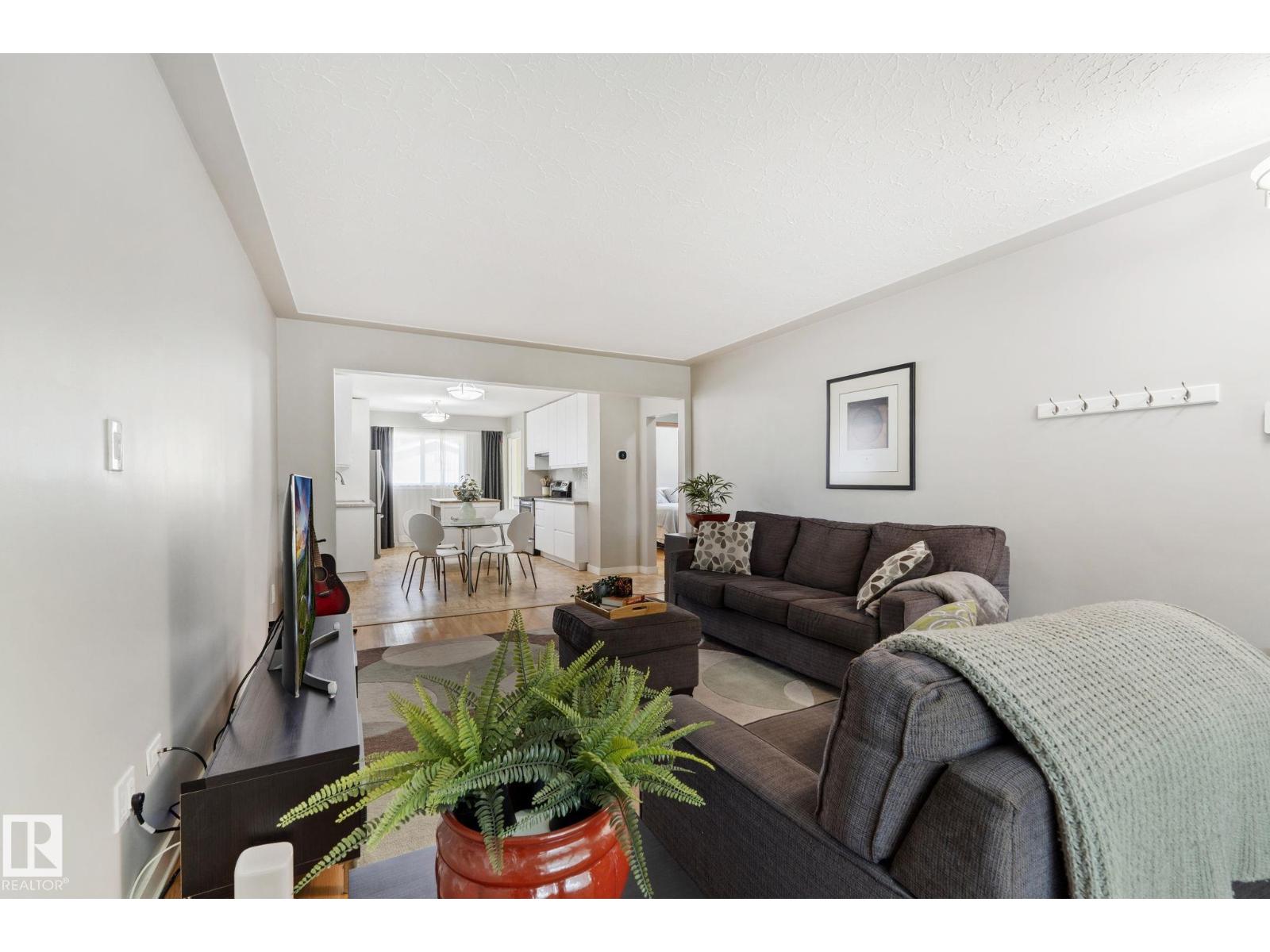 12030 56 ST NW - Image 8