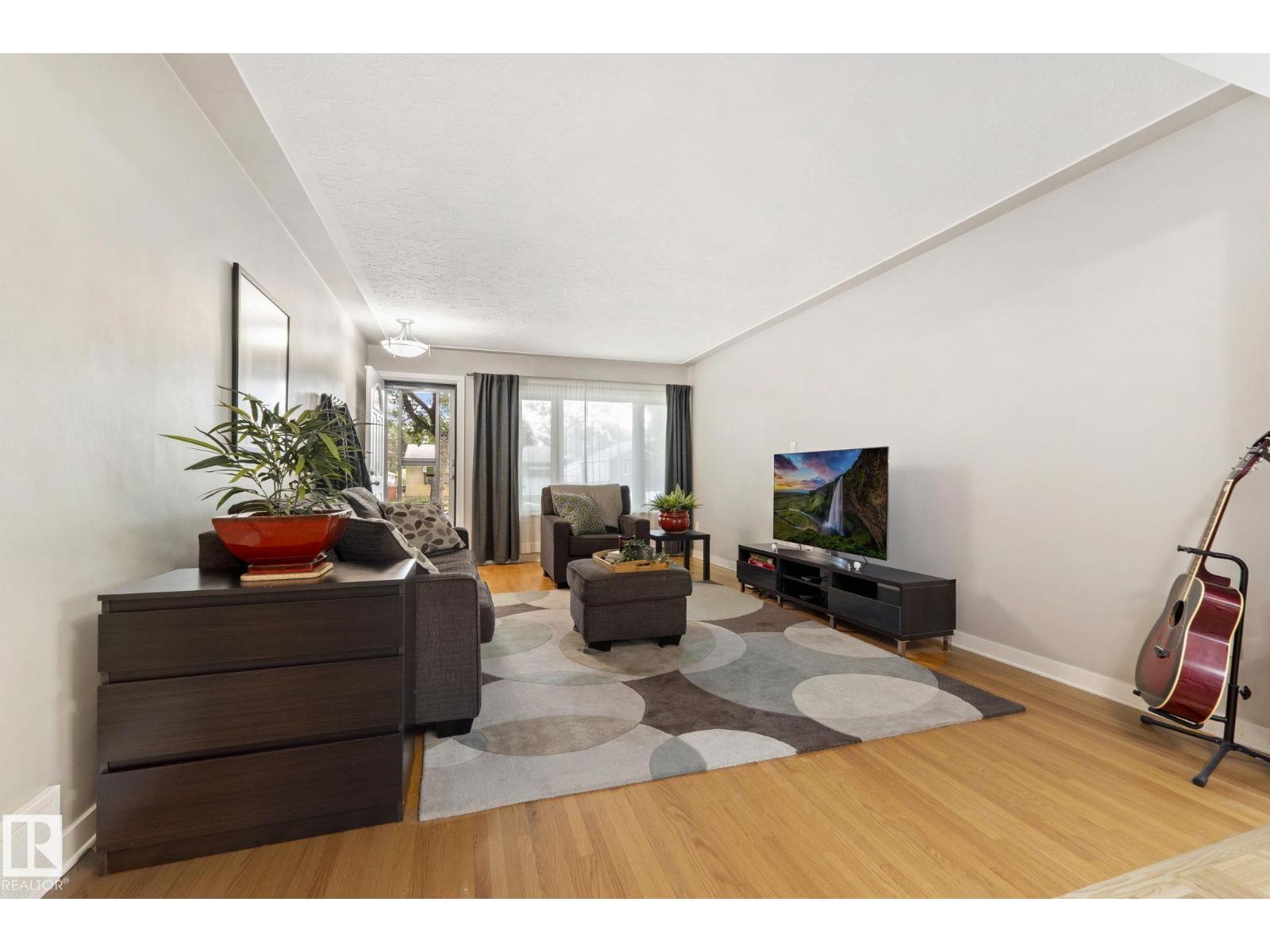 12030 56 ST NW - 9