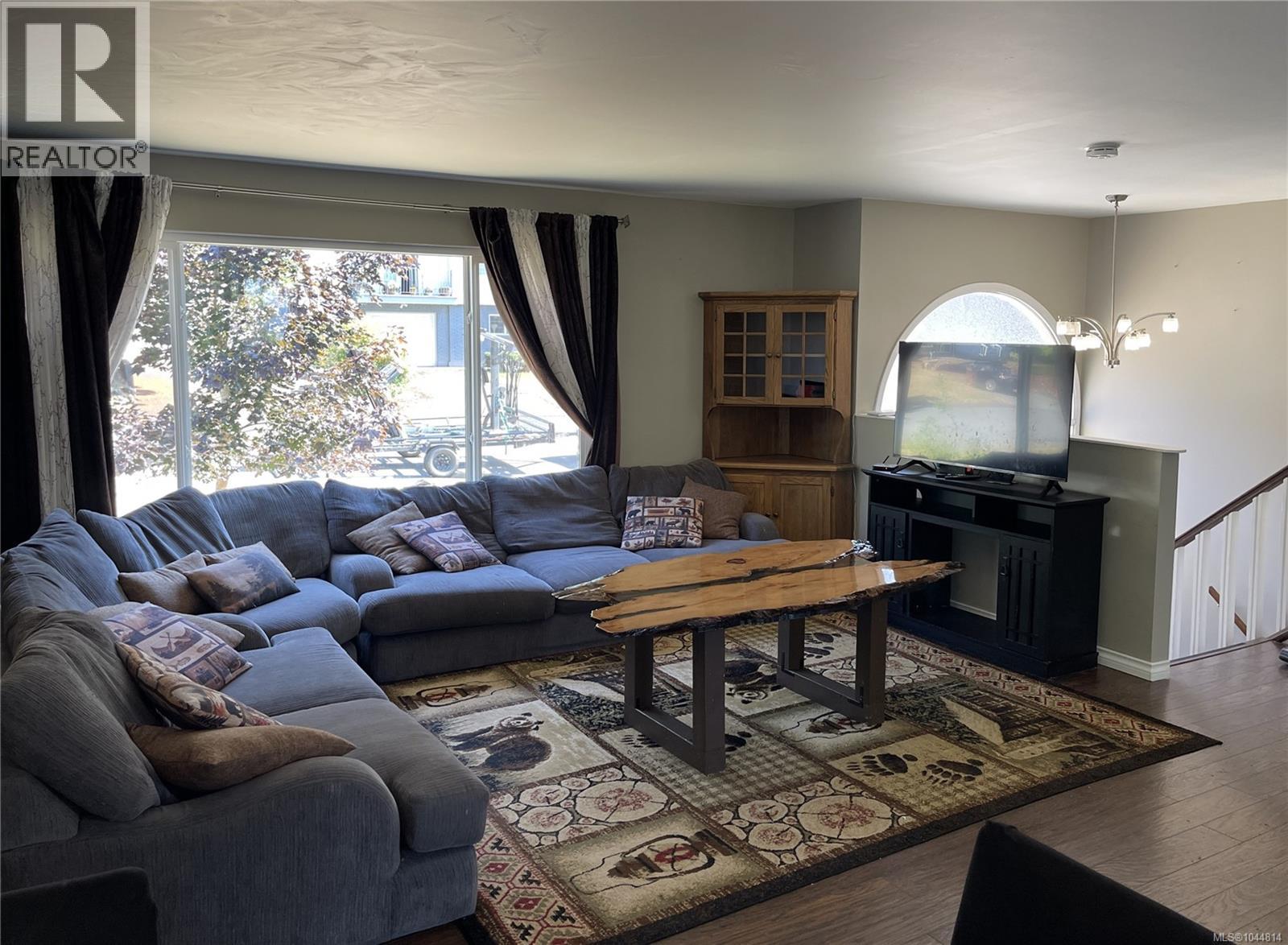 3731 Fowlie Cres - Image 5