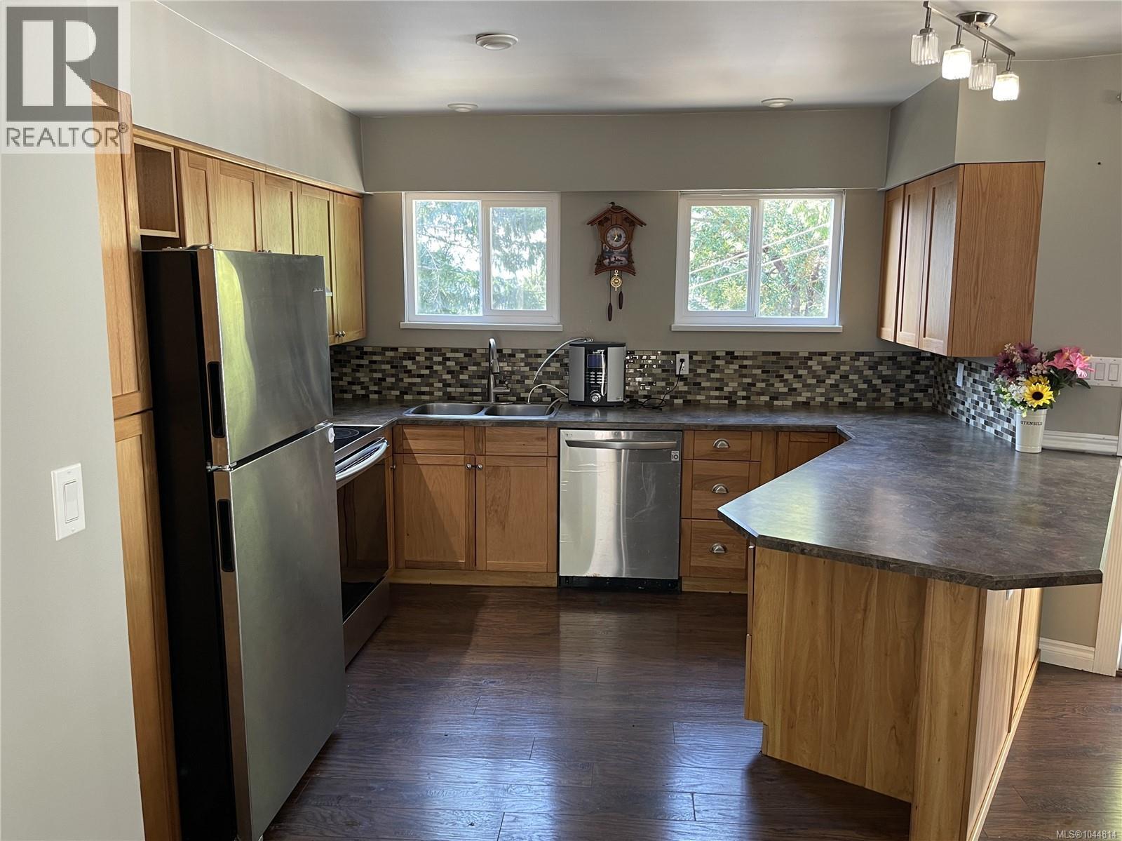 3731 Fowlie Cres - 9