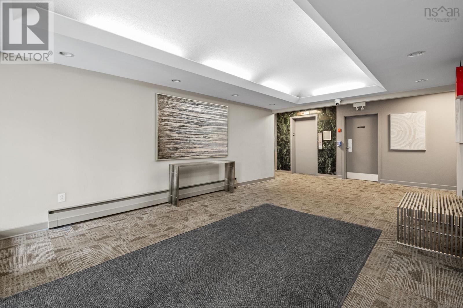 #502 990 Mclean Street - 37