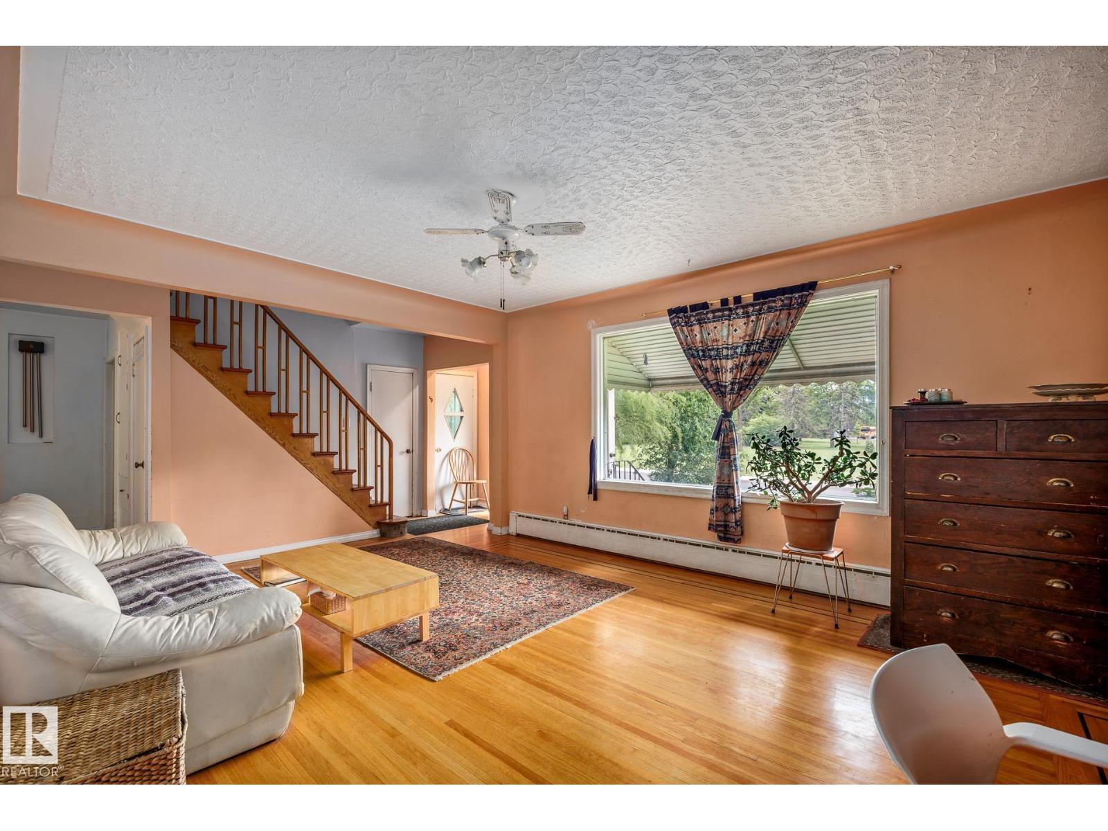 11022 110 Avenue NW - Photo 9