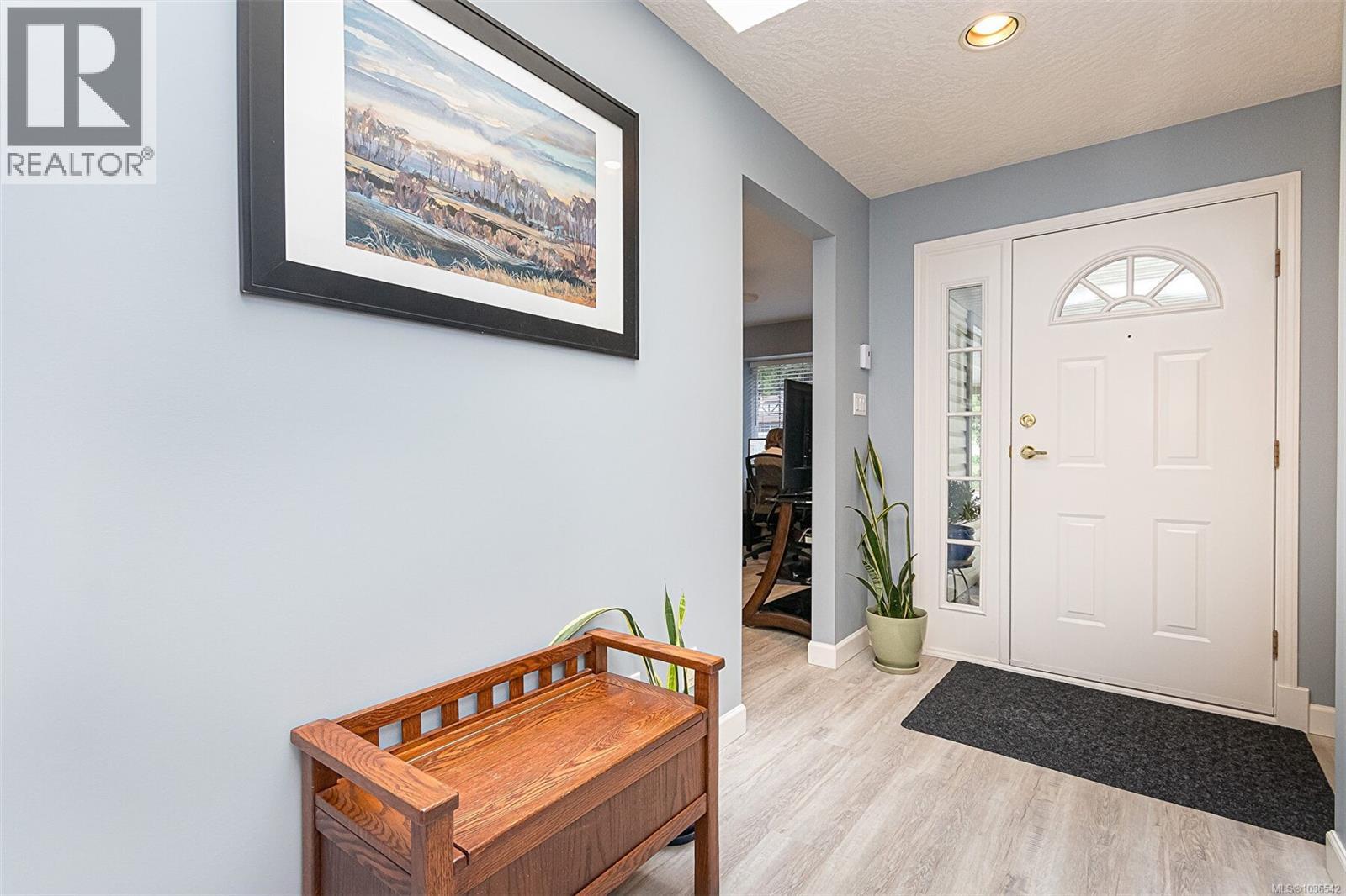 682 Pineridge Dr - 8